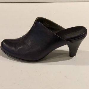 Born Crown, Size 8, Eggplant Colored Leather Mule